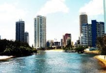 Surfer’s Paradise, Pusat Hiburan Keluarga Australia