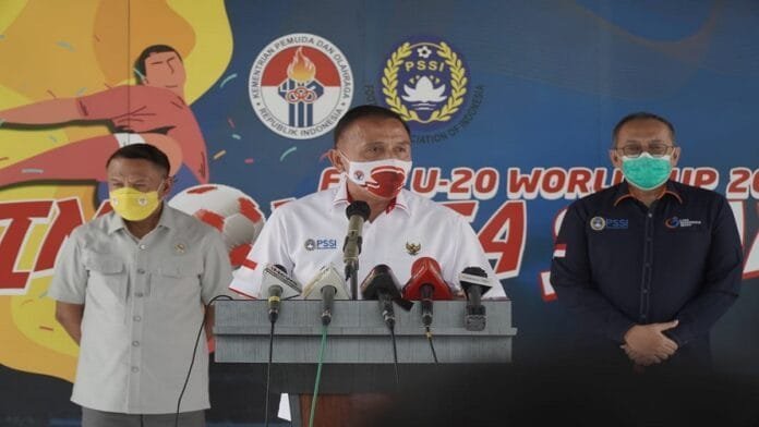 Ketua Umum PSSI Mochamad Iriawan (tengah) | pssi.org