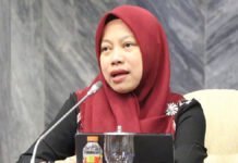 Titi Anggraini – Wajib Video Call Anak