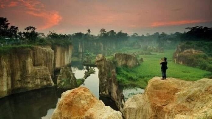 Ilustrasi pemandangan Tebing Koja Tangerang (Ist)