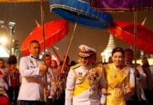 Pengunjuk Rasa Pro Demokrasi Thailand Hadapi Pendukung Kerajaan