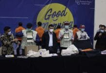 Tersangka dan Barang Bukti Korupsi Ekspor Benih Lobster