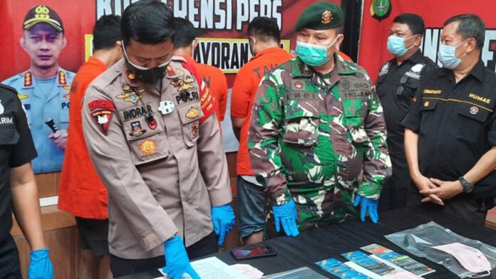 KAPOLSEK KEBAYORAN LAMA
