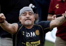 Legenda Sepakbola Diego Maradona Meninggal Dunia