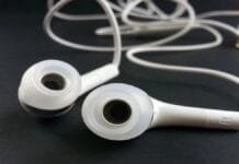 Ingat, Jangan Berlama-lama Menggunakan Earphone