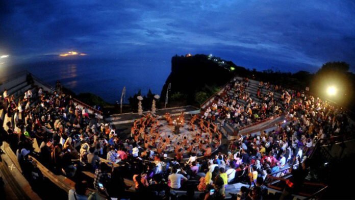 TARI KECAK