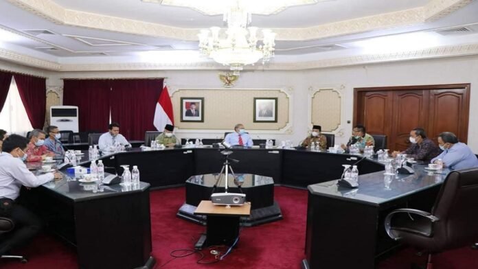 Tim Koordinasi dan Pengawasan Umrah menggelar rapat dengan Konjen RI di KJRI Jeddah | KEMENAG.GO.ID