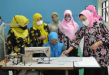 Perempuan Patimban Dilatih Wirausaha, dari Gantungan Kunci hingga Telur Asin