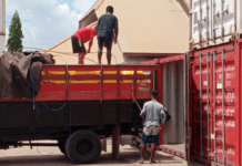 Sejarah, 16 Kontainer Beras Diangkut dari Papua ke Surabaya lewat Tol Laut