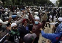 Polisi Angkut 28 Pengikut Habib Rizieq Berstatus Reaktif ke Wisma Atlet