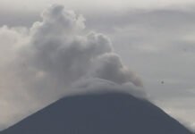 Semeru Masih Luncurkan Awan Panas Guguran, Warga Diimbau Waspada