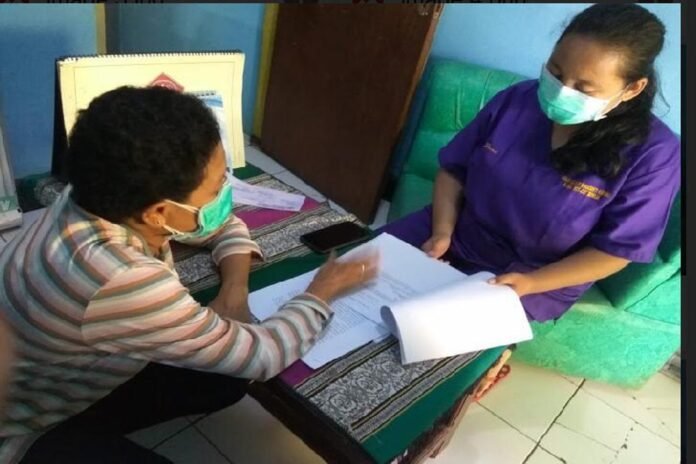 Aksi nyata FIK UI melatih perawat guna memberikan konseling kepada ODHA terkait kepatuhan mengonsumsi ART | HUMAS KIP UI