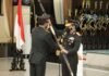 Idham Azis Serahkan Panji Polri Tribrata kepada Jenderal Listyo Sigit