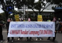 Menuntut Pengusutan Kasus Ijazah Palsu Cawalkot Bandar Lampung