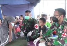 Prajurit TNI AD Bantu Penanganan Korban Banjir di Kalimantan Selatan