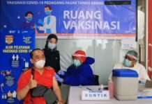 Percepatan Vaksinasi Diklaim Menekan Fatalitas Kelompok Lansia