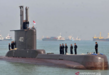 Awak KRI Nanggala Gugur, TNI AL Kibarkan Bendera Setengah Tiang