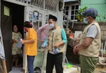 Yayasan Ahmad Al Khairy Ar Rodhi Bagikan Paket Daging Qurban Door to Door di Depok dan Jakarta