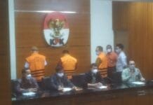 Jadi Tersangka Suap, KPK Tahan Hakim dan Panitera PN Surabaya