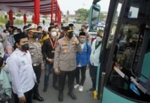 Polda Riau-Cipayung Plus Kolaborasi Berangkatkan 200 Pemudik Lebaran Gratis