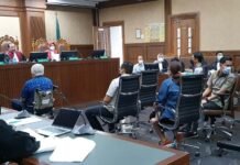 Dua Pejabat Pajak Wawan-Alfred Dituntut 10 dan 8 Tahun Penjara