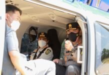 Naik Heli, Kapolda Bersama Forkopimda Tinjau Pos Mudik Lebaran di Perbatasan Riau-Sumut