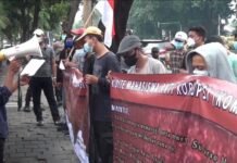 Pendemo Minta Suharso Monoarfa Mundur dari Jabatan