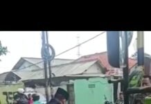 Tepat Berhenti Didepan Pipa Gas, Sopir Truk Diminta Push Up dan Guling guling di Jalan
