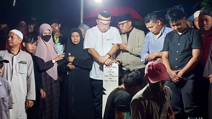 prosesi pemakaman Almarhumah Adzra Nabila jenazah Adzra Nabila