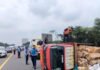 Pecah Ban, Satu Unit Truk Terbalik di Tol Jagorawi Satu Unit Truk