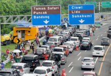 Malam Tahun Baru, Jalur Puncak Ditutup
