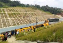 Kereta Anjlok di Proyek KCJB