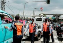 Mangkal dan parkir Sembarangan, Angkot di Stasiun Jatinegara Diderek