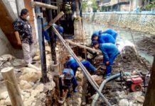 SDA Menteng Terus Kebut Pengurasan Saluran di Jalan Teuku Cik Ditiro