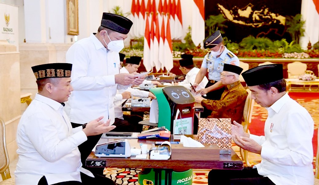 Jokowi-Ma’ruf Amin Serahkan Zakat