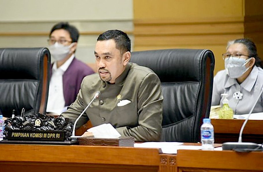 DPR Bakal Konfortir Mahfud-Sri Mulyani & Ivan