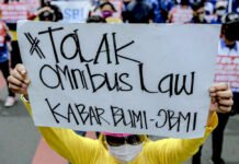 Tolak Omnibus Law Cipta Kerja, Pendemo Tuntut Menkeu Mundur dari Jabatannya