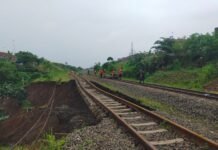 Jalur Rel Terdampak Longsor, Perjalanan Kereta Bogor-Sukabumi Dibatalkan