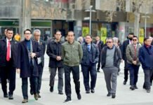 Gaya Jokowi Sapa Warga Indonesia di Jerman