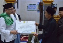 Gelar Tarawih Keliling, Plt Bupati Bogor Serahkan Sejumlah Bantuan Untuk Masjid
