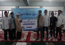 WOM Finance Bantu Ribuan Santri Ponpes Al Inayah