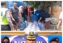 Sambut HUT Hari Lalu Lintas Bhayangkara ke 68, Sat Lantas Polres Metro Depok Salurkan Air Bersih ke Warga Cilangkap