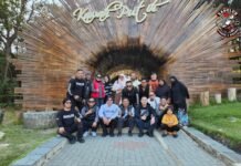 Sadulur Fisher X Bikers Gelar Anniversary Ke-3 di Bandung Para Anggota Sadulur Fisher X Bikers Foto Bersama Saat Merayakan Ultah di Rancabali, Bandung, Sabtu (29/10/2023)