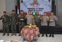 Eks Brimob Polres Metro Depok Gelar Tasyakuran HUT ke 78 Brimob Para Eks Brimob Bersama Kapolres Metro Depok Kombes Ahmad Fuady dan Dandim 0508 Kolonel Infanteri Toto Prio Kismanto Foto Bersama Dalam Perayaan HUT ke 78 Brimob