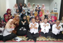 Sekda Kota Depok Ajak Warga Lapor Jika Alami Kekerasan Sekda Kota Depok, Supian Suri (tengah) saat Rakor di Kantor UPTD PPA Kelurahan Pondok Jaya, Kecamatan Cipayung, Rabu (08/11/23). (Foto : Diskominfo Depok)