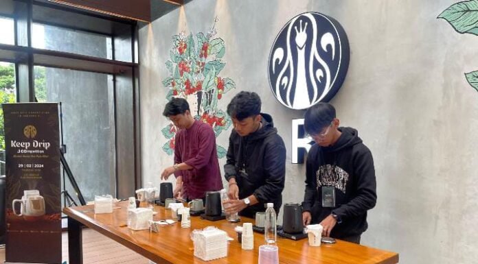 Puluhan Peserta Peracik Kopi Ikuti Ajang Coffee Drip Kompetisi yang di Gelar JCO Reserve Sudirman Bogor