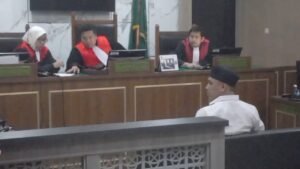 Terdakwa MRF, Eks Anggota Brimob Saat Menjalani Persidangan di PN Kota Depok