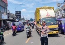 Polres Sukabumi Lakukan One Way, Antisipasi Kemacetan di Jalur Utara Sukabumi