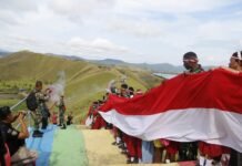 Bendera Merah Putih Terbentang 1000 Meter di Bukit Tungku Wiri, Letkol Erwan : Semoga Jadi Inspirasi untuk Lebih Cinta Tanah Air