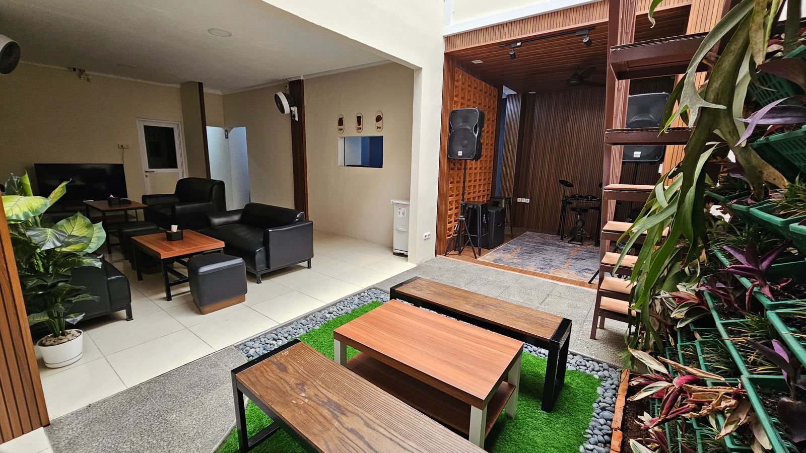 Transitory Coffee and Kitchen